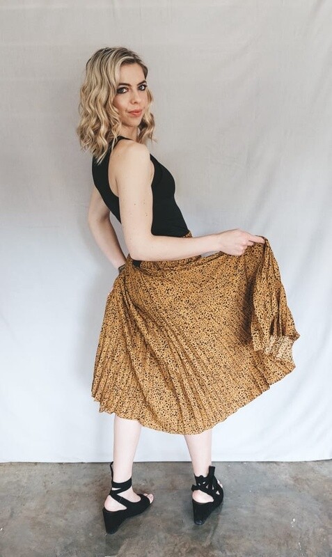 3/4 Leopard Print Chiffon Pleated Skirt (Dark Mustard)