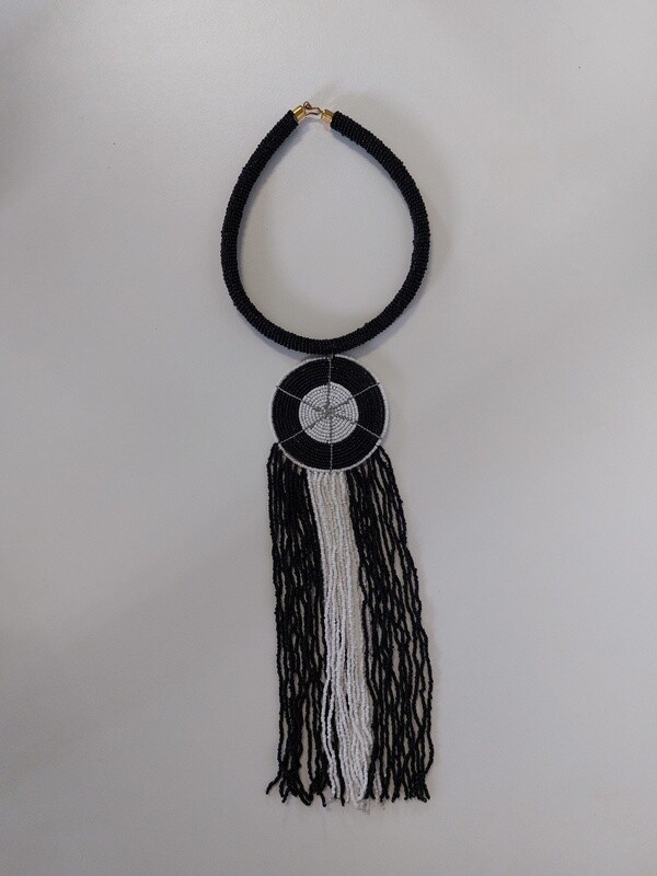 Beaded necklace hanging beads - Black &amp; white