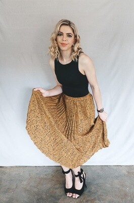 3/4 Leopard Print Chiffon Pleated Skirt (Dark Mustard)