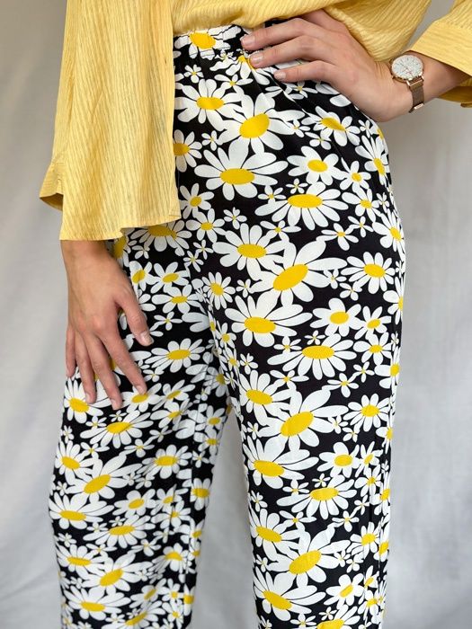 Elastic Waist Floral Print Pants (Black with White &amp; Yellow)