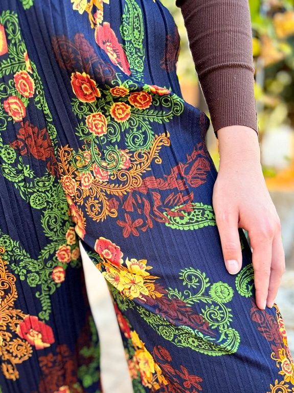 3/4 Length Pleated Floral Pattern Palazzo Pants (Navy Blue with Yellow), Size: Free Size: 30-36