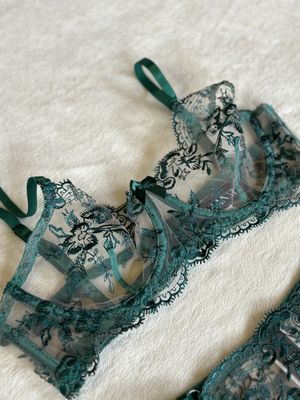 Lingerie Lace Bra (Emerald with Nude)