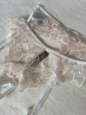 Lingerie Lace Bottom Undies 2pcs G-String with Garter (Whites &amp; Nudes)