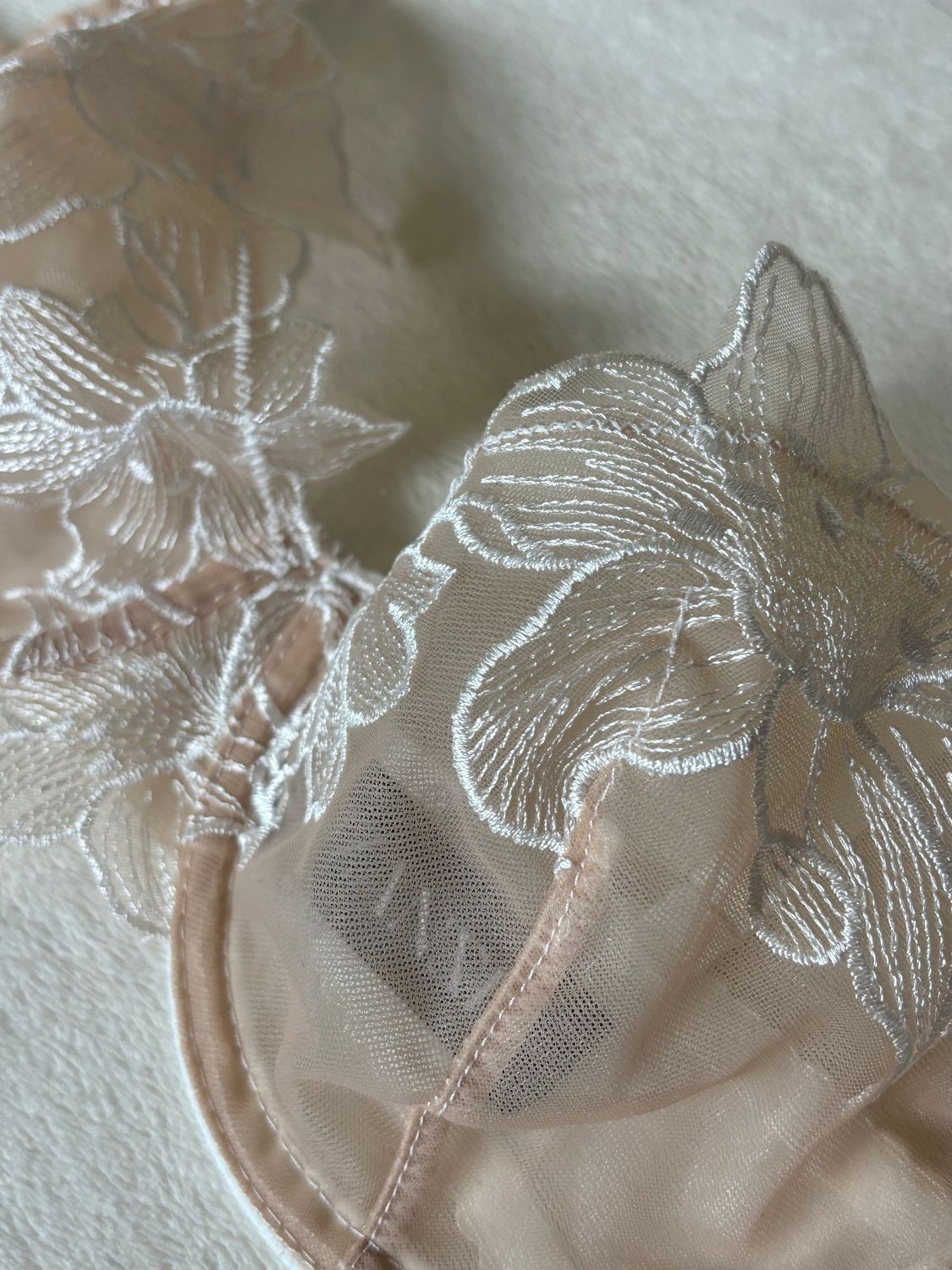 Lingerie Lace Bra (White &amp; Nudes)