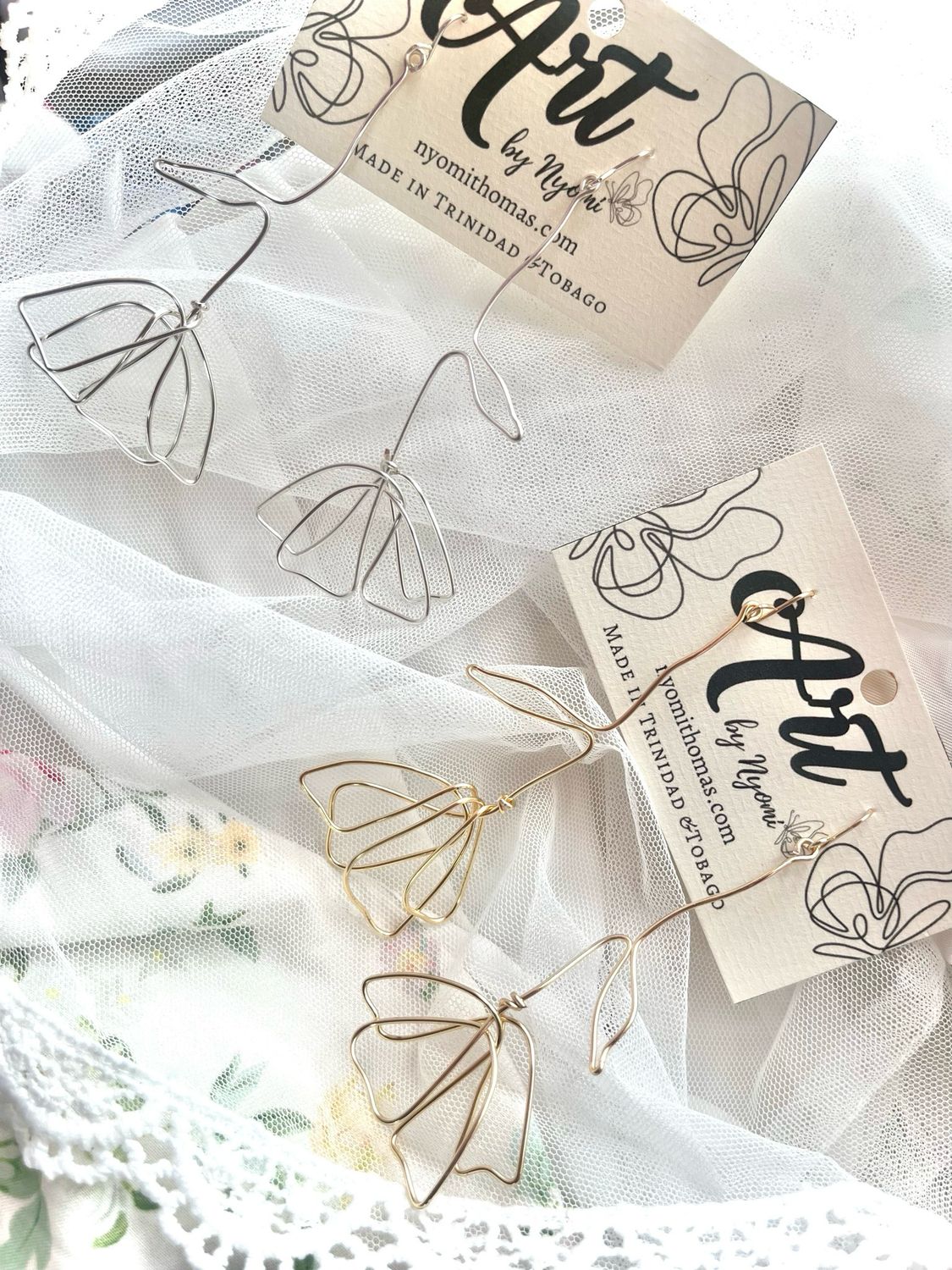 Flower Outline Earrings