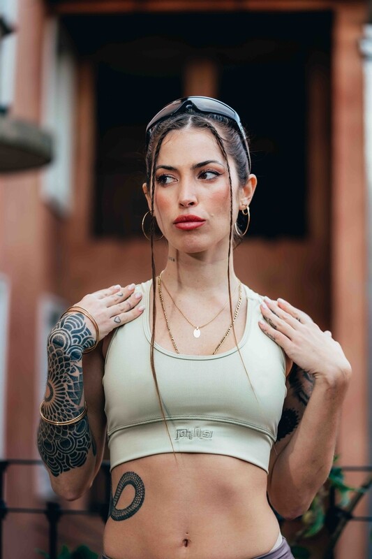 TOP BASIC OLIVE