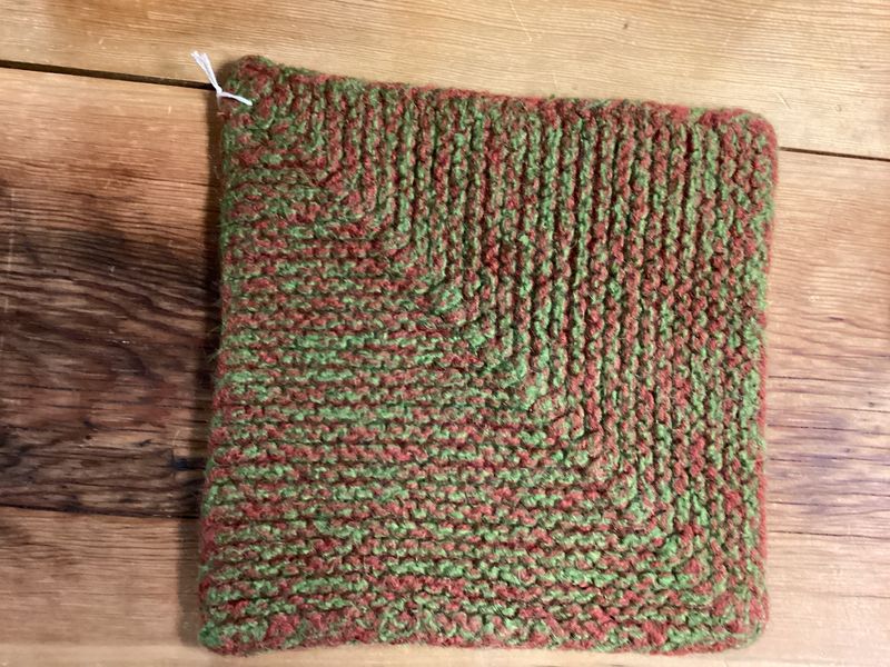 Pot Holders Hand Knitted Red/Green