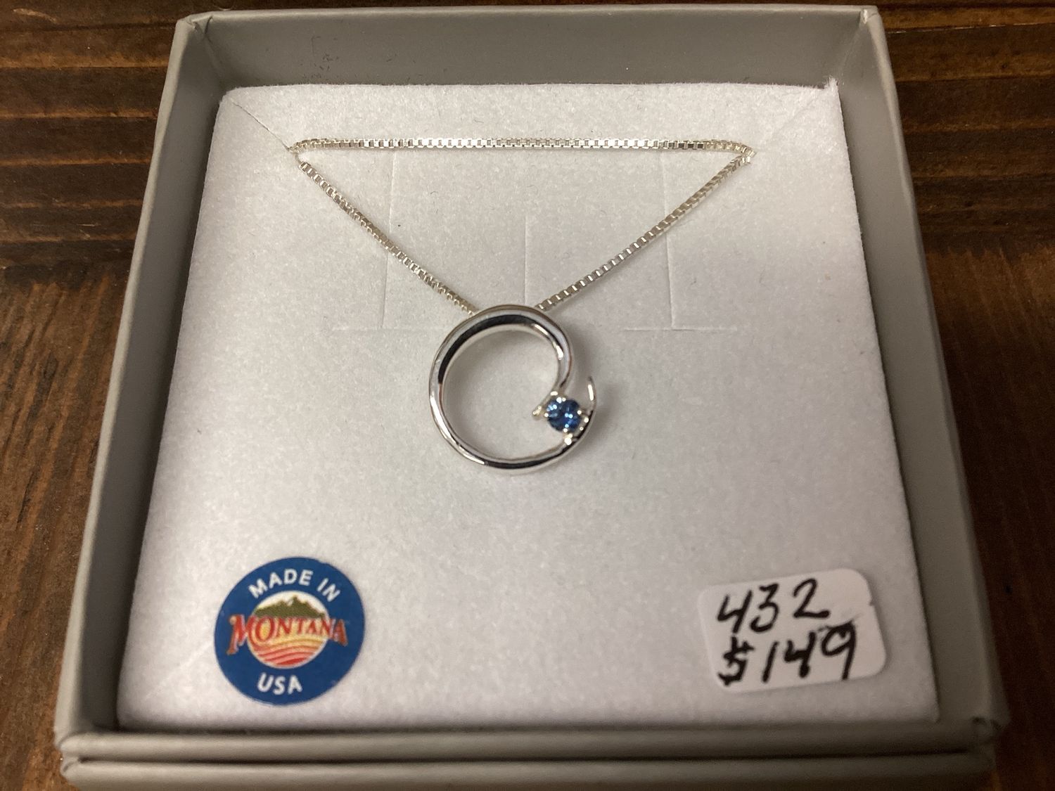 #432 Swirl w/ 3mm Sapphire Necklace