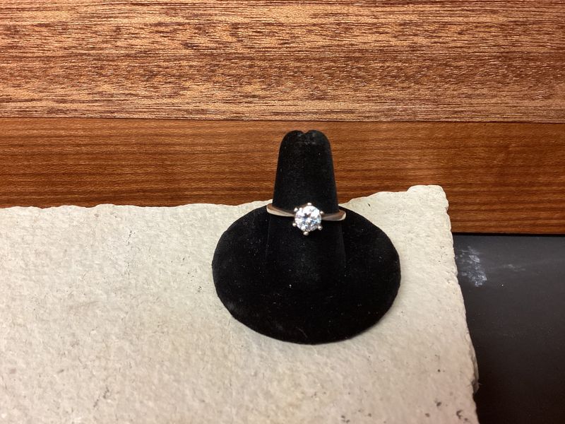 White Diamond Stone (SS925) Ring