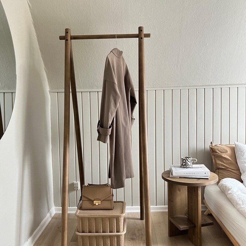 KARUP DESIGN Kledingrek HONGI 75 bruin gelakt
