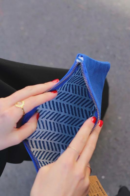 HINDBAG Ema Pouch electric blue
