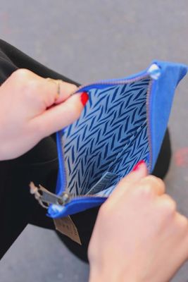 HINDBAG pouch Lou electric blue