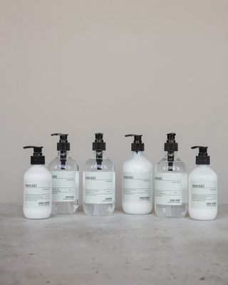 MERAKI Silky Mist body wash