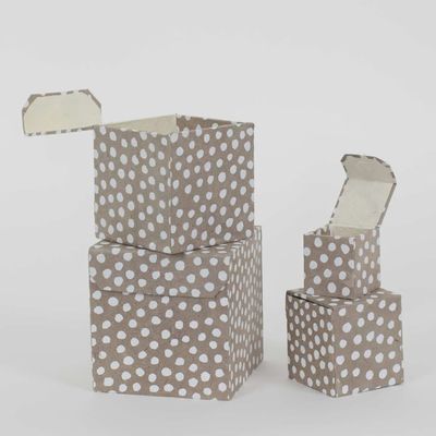 A WORLD OF CRAFT box Dotted beige/white set van 4