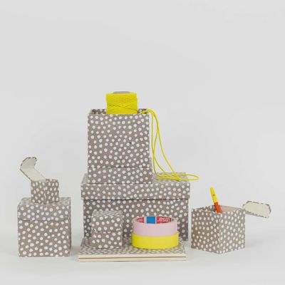 A WORLD OF CRAFT box Dotted beige/white set van 4