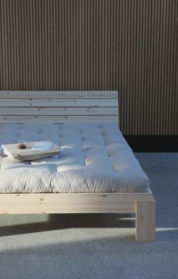 KARUP DESIGN Layers Bed met hoofdbord blank gelakt