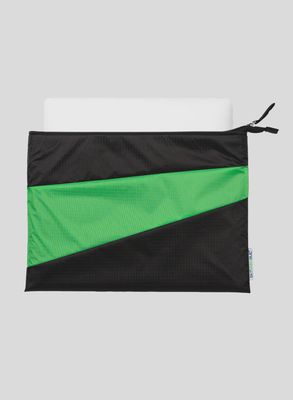 SUSAN BIJL The New Protectable Black &amp; Greenscreen