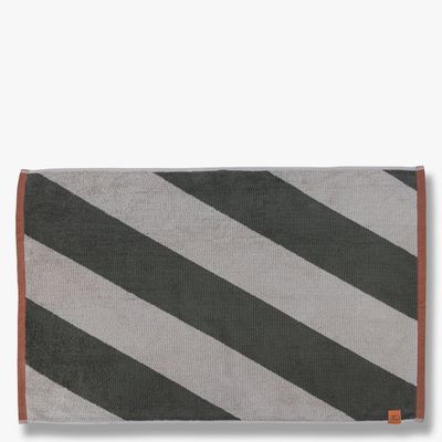 METTE DITMER Diagonal badmat Dark Olive
