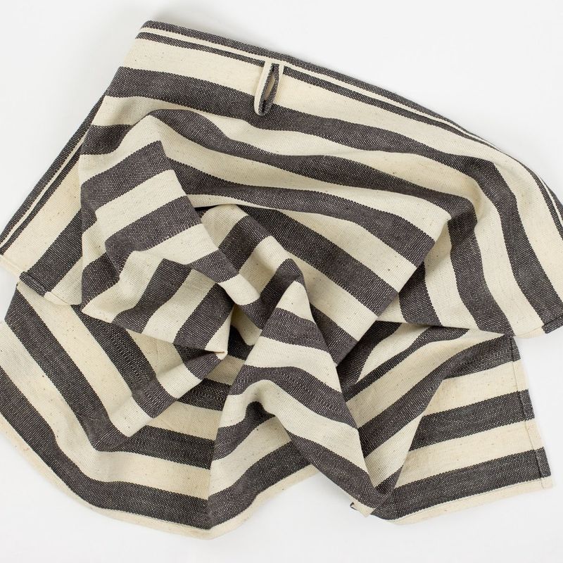 A WORLD OF CRAFT Handdoek gebr.wit/zwart