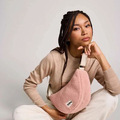 HINDBAG Andrea schoudertas teddy roze