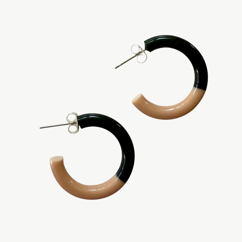 BYBJOR Duo Color Hoop oorbellen blush &amp; emerald