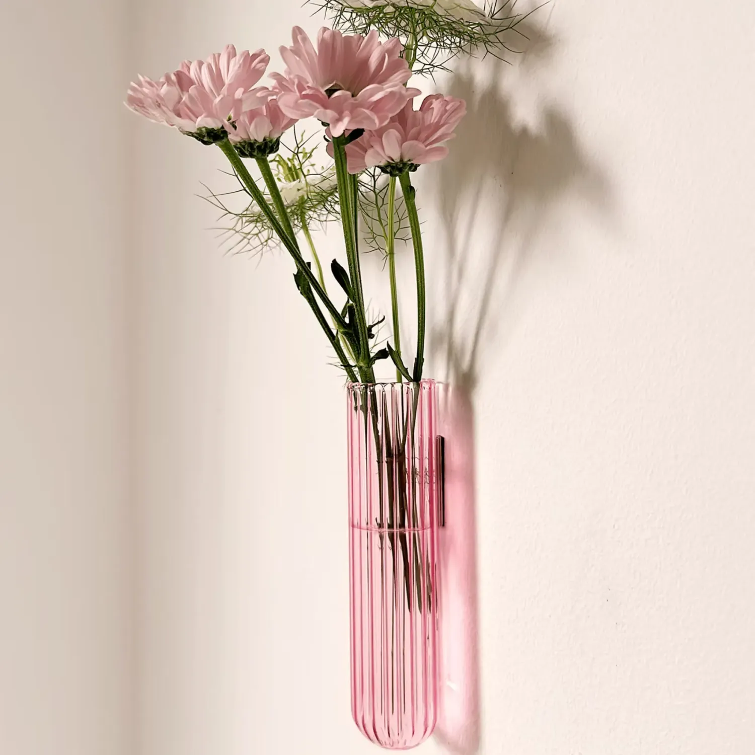 MUURBLOEMPJES magneetvaasjes XL roze per/stuk