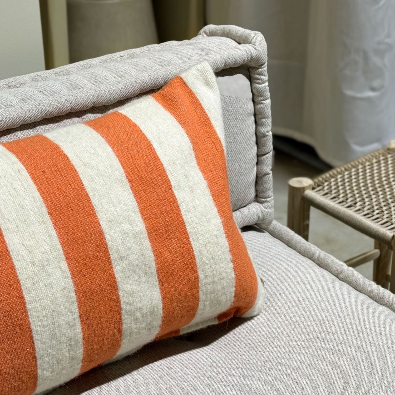 HH Kussen wol coral big stripes