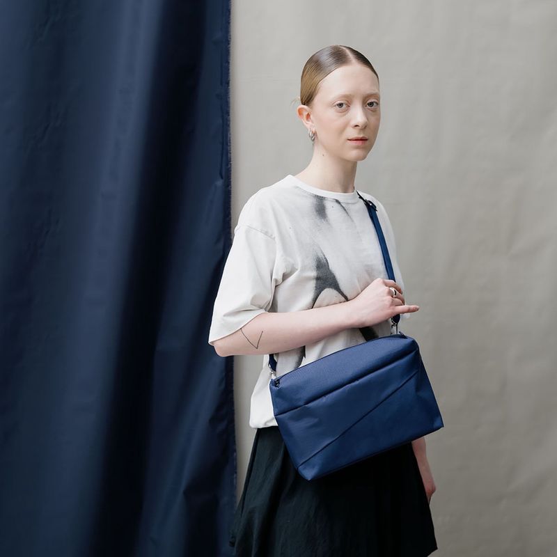 SUSAN BIJL The New Bum Bag Mono Navy medium