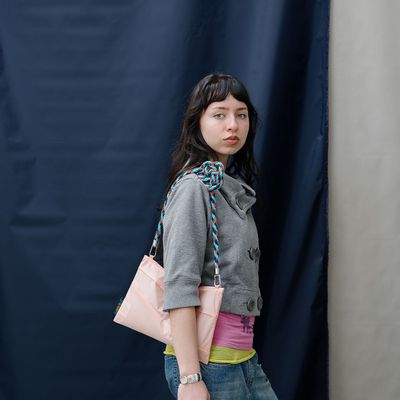 SUSAN BIJL The New Pouch Mono Tone medium