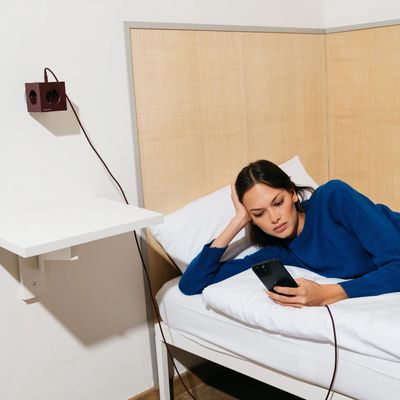 AVOLT Cable 1 USB-C Mulberry Red