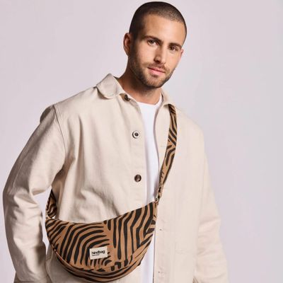 HINDBAG Andrea schoudertas tijger bruin