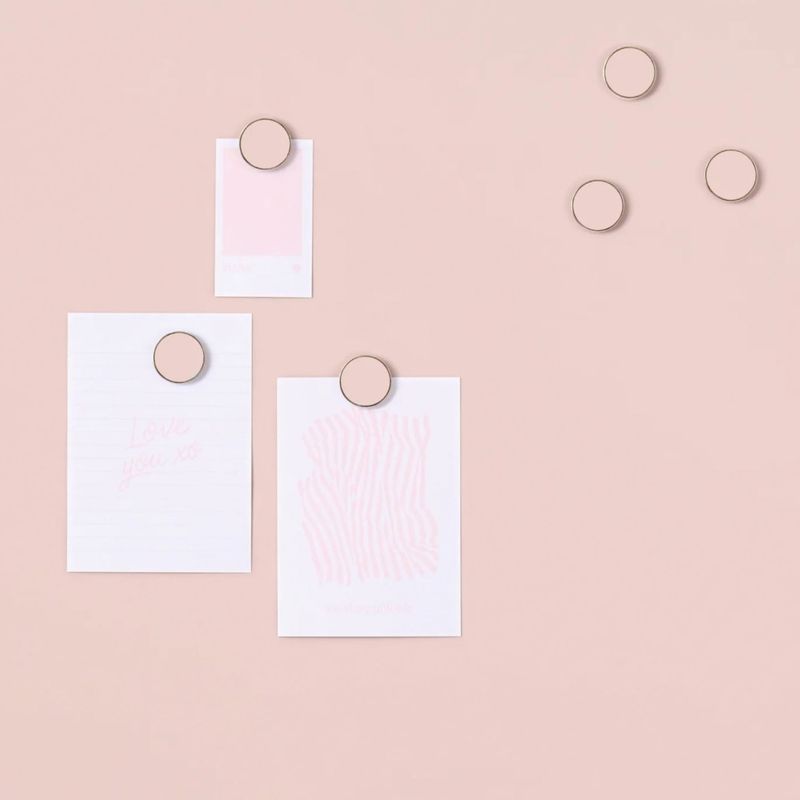 MUSTARD The Buttons magneten Blush