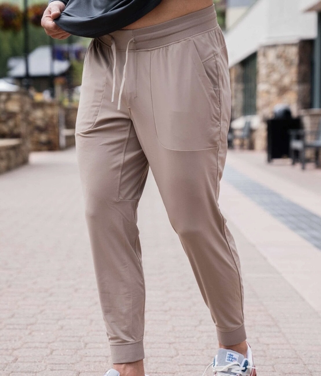 Performance Jogger-Tan