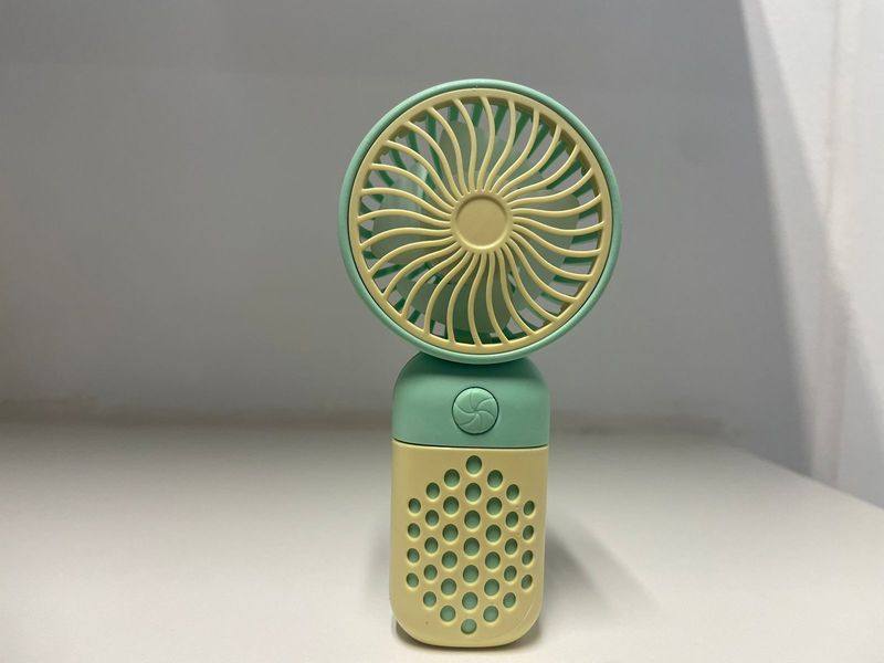 Portable Hand-held Fan Mini Fan Cooler with Rechargeable Battery