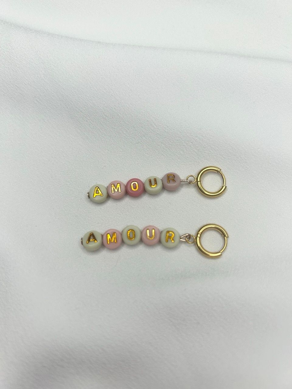 Mini créoles pendantes personnalisables LOVE