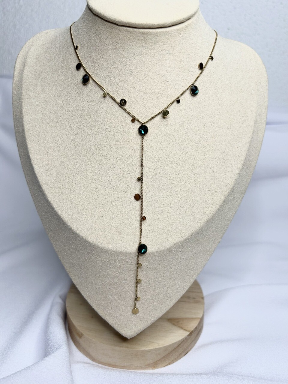 Collier Samra