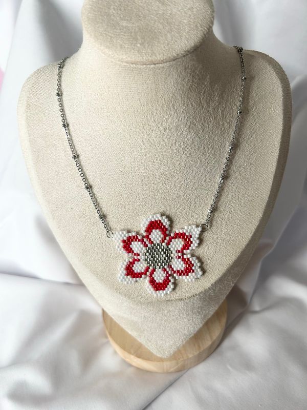 Collier Eséis