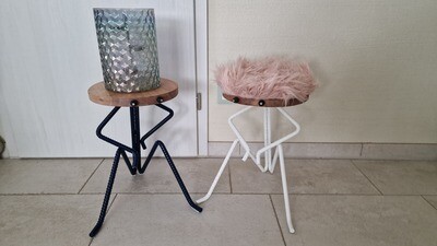 Handgemachter Hocker