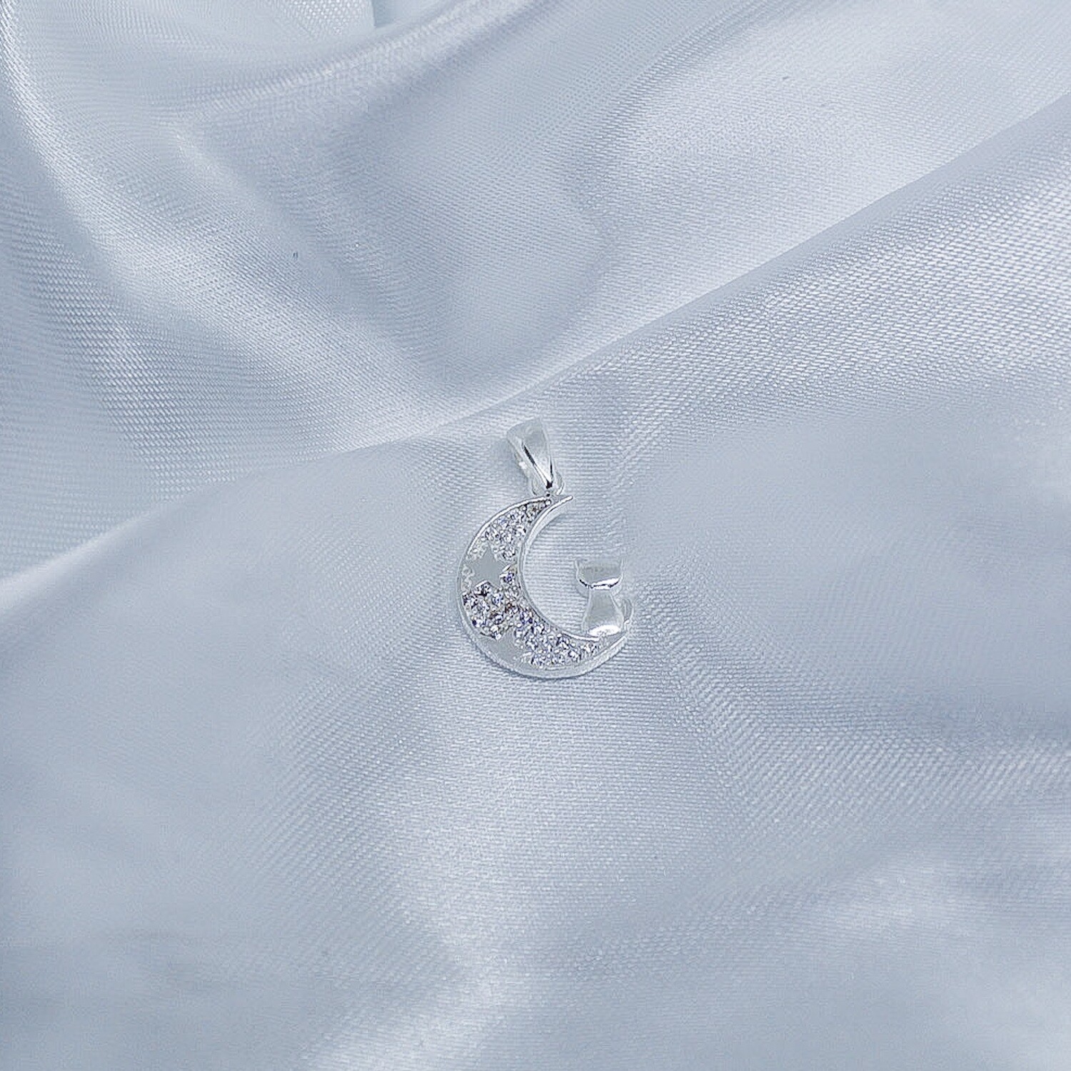 Dije Luna con gatito y detalle de estrellas