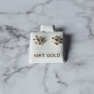 Aretes Flor con zirconia de oro 10 KT
