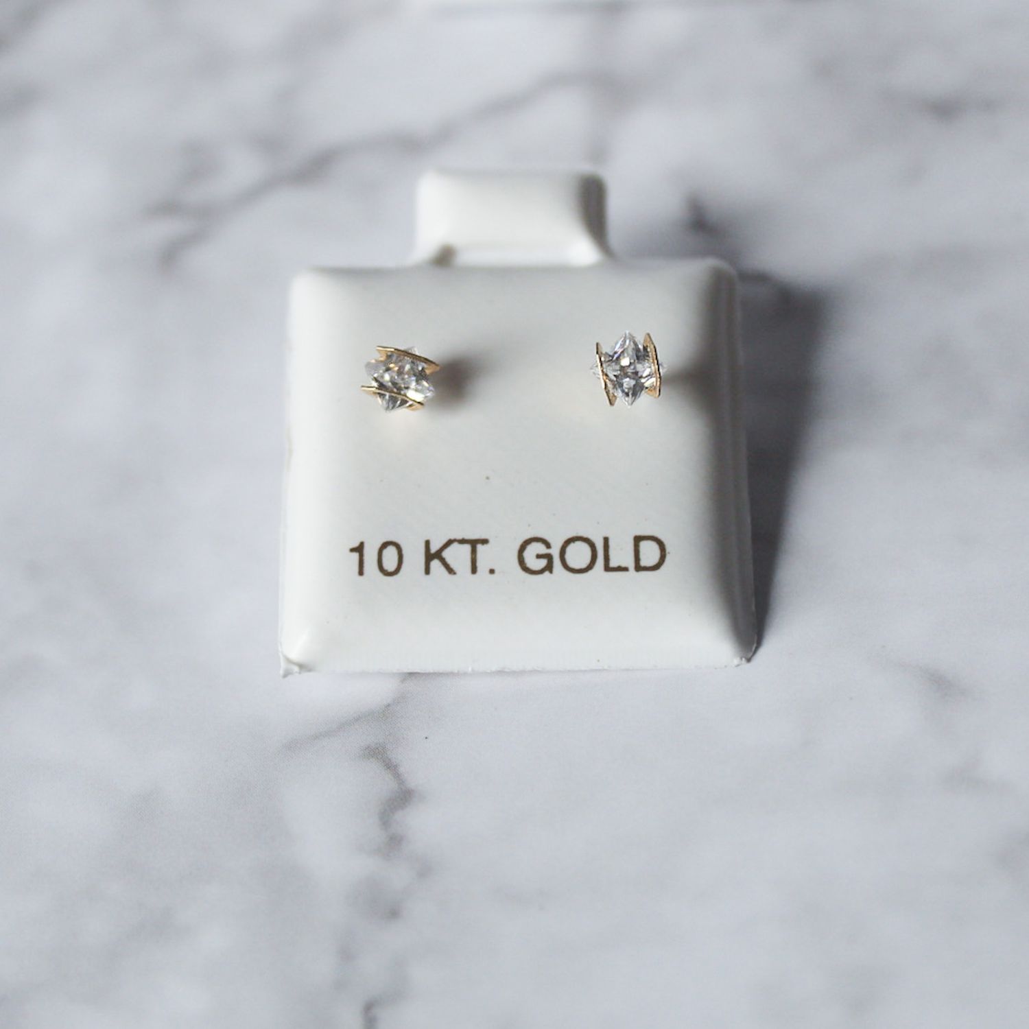 Aretes zirconia especial cuadrada 10KT