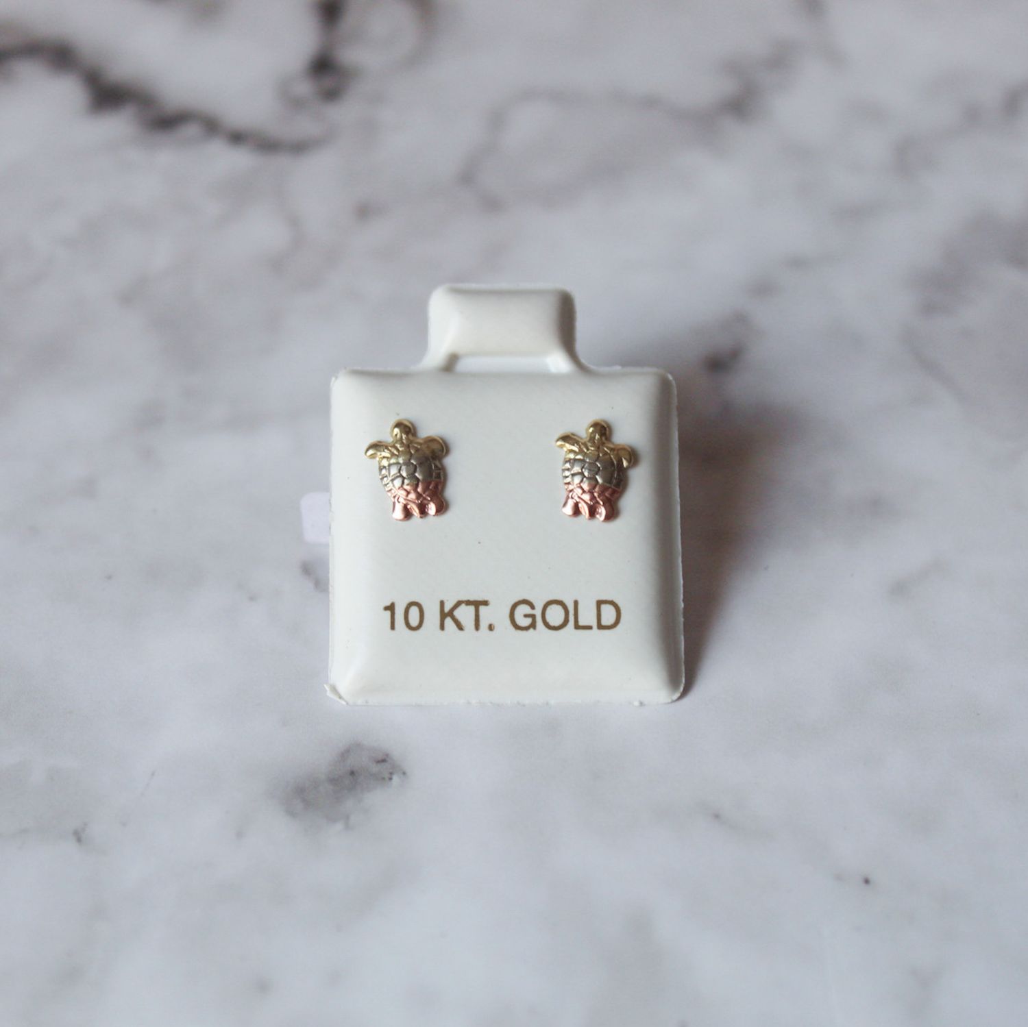 Aretes de tortuga color en 10KT