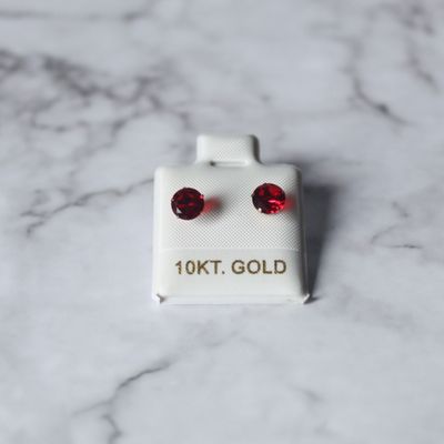 Zirconia Roja de 5MM en Oro 10KT