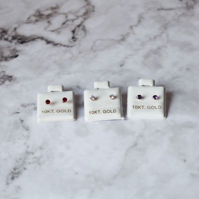 Aretes de zirconia de 2MM en Oro 10KT
