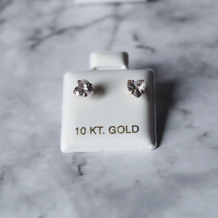 Aretes de zirconia corazón en Oro 10KT