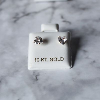 Aretes de zirconia corazón en Oro 10KT