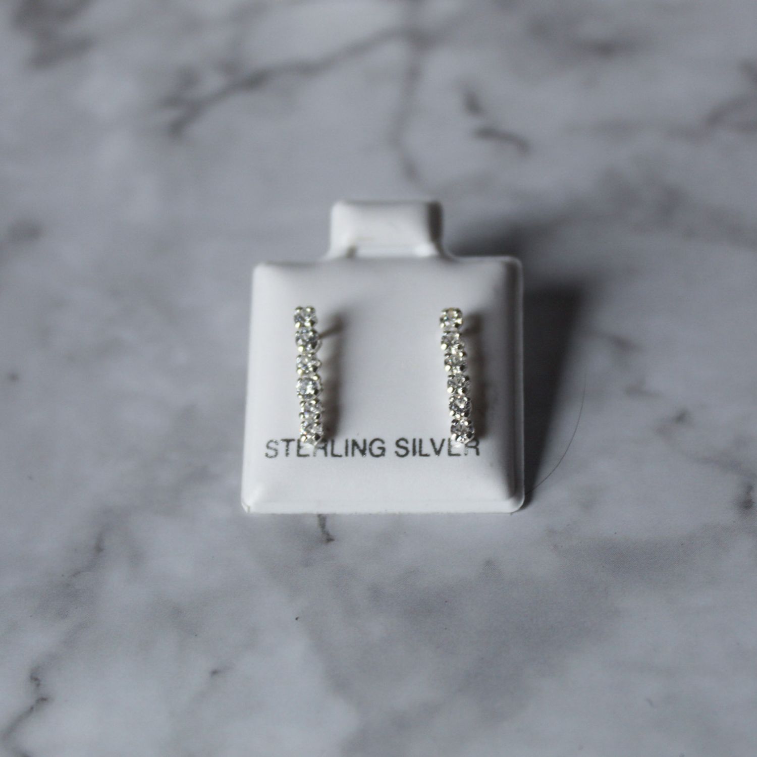 Arete linea zirconias en PLATA ITALINA 925