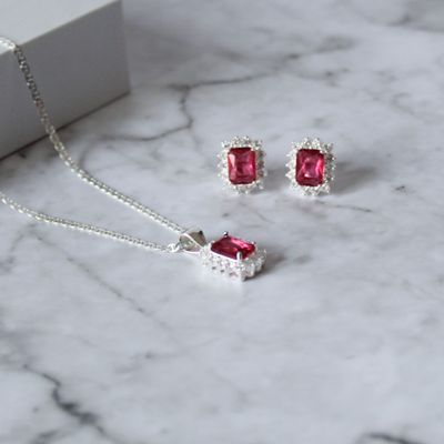 Juego cuadrado con zirconia roja y micro zirconia en Plata Italiana 925