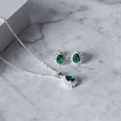 Juego de gota con zirconia verde y micro zirconias en Plata Italiana 925