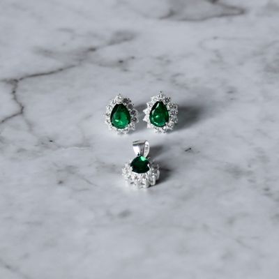 Juego de gota con zirconia verde y micro zirconias en Plata Italiana 925